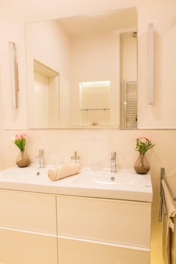 Panni Luxury Apartment Next To Gozsdu Garden Budapest Exteriör bild