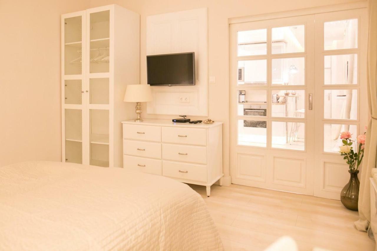 Panni Luxury Apartment Next To Gozsdu Garden Budapest Exteriör bild